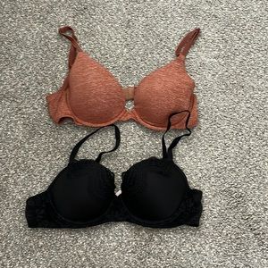 2 Victoria’s Secret size 34B bras